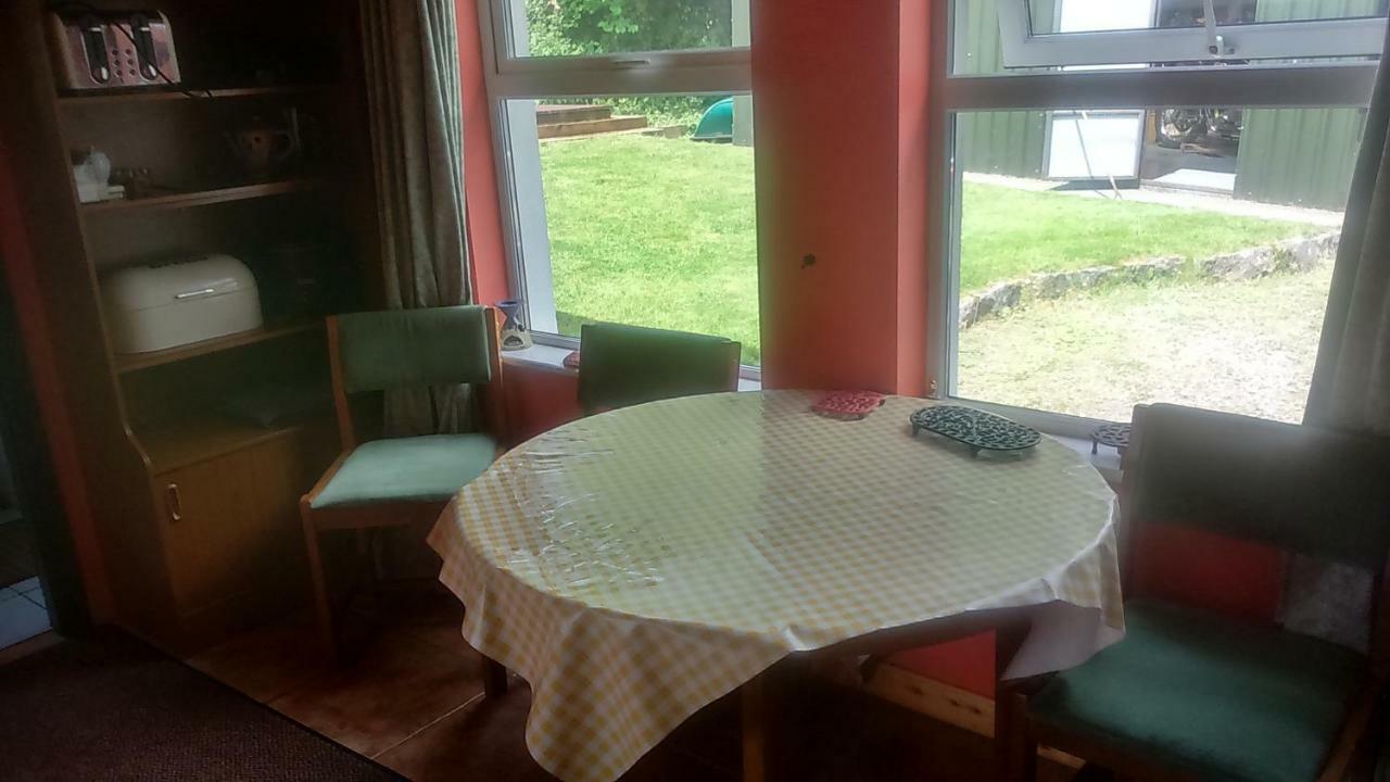 Cosy Lakeside Cottage John'S Hollow Headford Exterior photo